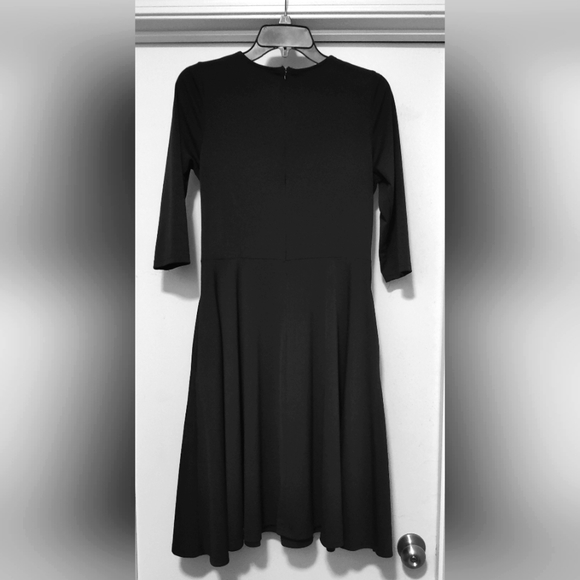 Black 3/4 Sleeve Ruched Midi A-Line Dress - Picture 2 of 4